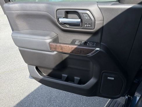 Used 2022 GMC Sierra 1500 Denali w/ Denali Premium Package image 17