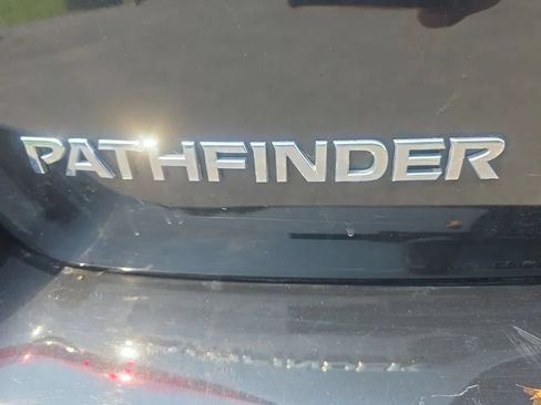 Used 2019 Nissan Pathfinder SL AWD/4WD image 17