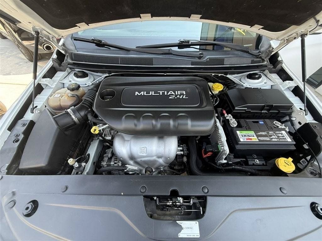 Used 2016 Chrysler 200 Limited FWD image 16