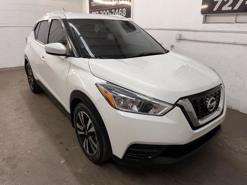 Used 2018 Nissan Kicks SV FWD image 7