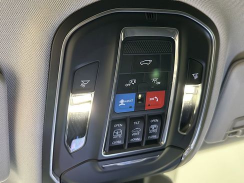 Used 2023 Jeep Grand Cherokee Limited w/ Trailer Tow Prep Group (B) image 32