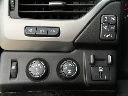 Used 2019 Chevrolet Tahoe Premier w/ Premier Plus Edition image 24