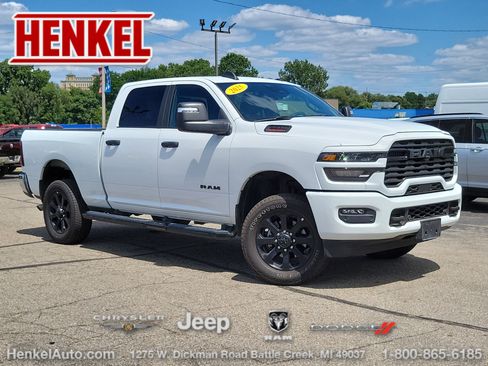 Used 2025 RAM 2500 Big Horn AWD/4WD image 1