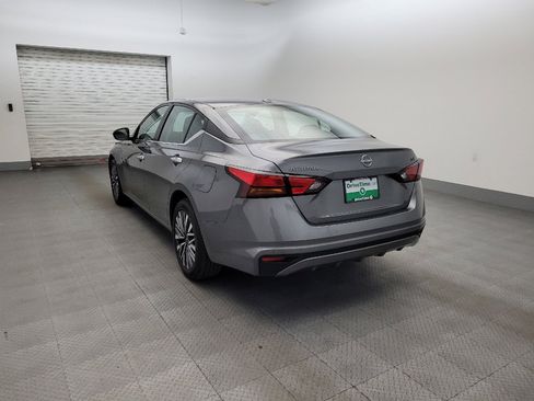 Used 2024 Nissan Altima 2.5 SV FWD image 5