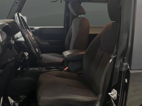 Used 2017 Jeep Wrangler Sport AWD/4WD image 9