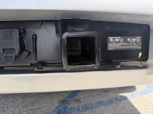 Used 2018 Chevrolet Suburban LT AWD/4WD image 32