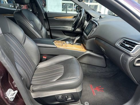Used 2019 Maserati Ghibli RWD image 13