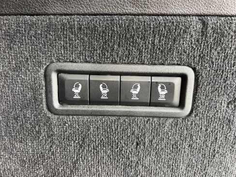 Used 2023 Jeep Grand Wagoneer Series III AWD/4WD image 35