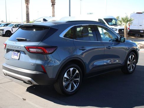 Certified 2023 Ford Escape Platinum FWD image 8