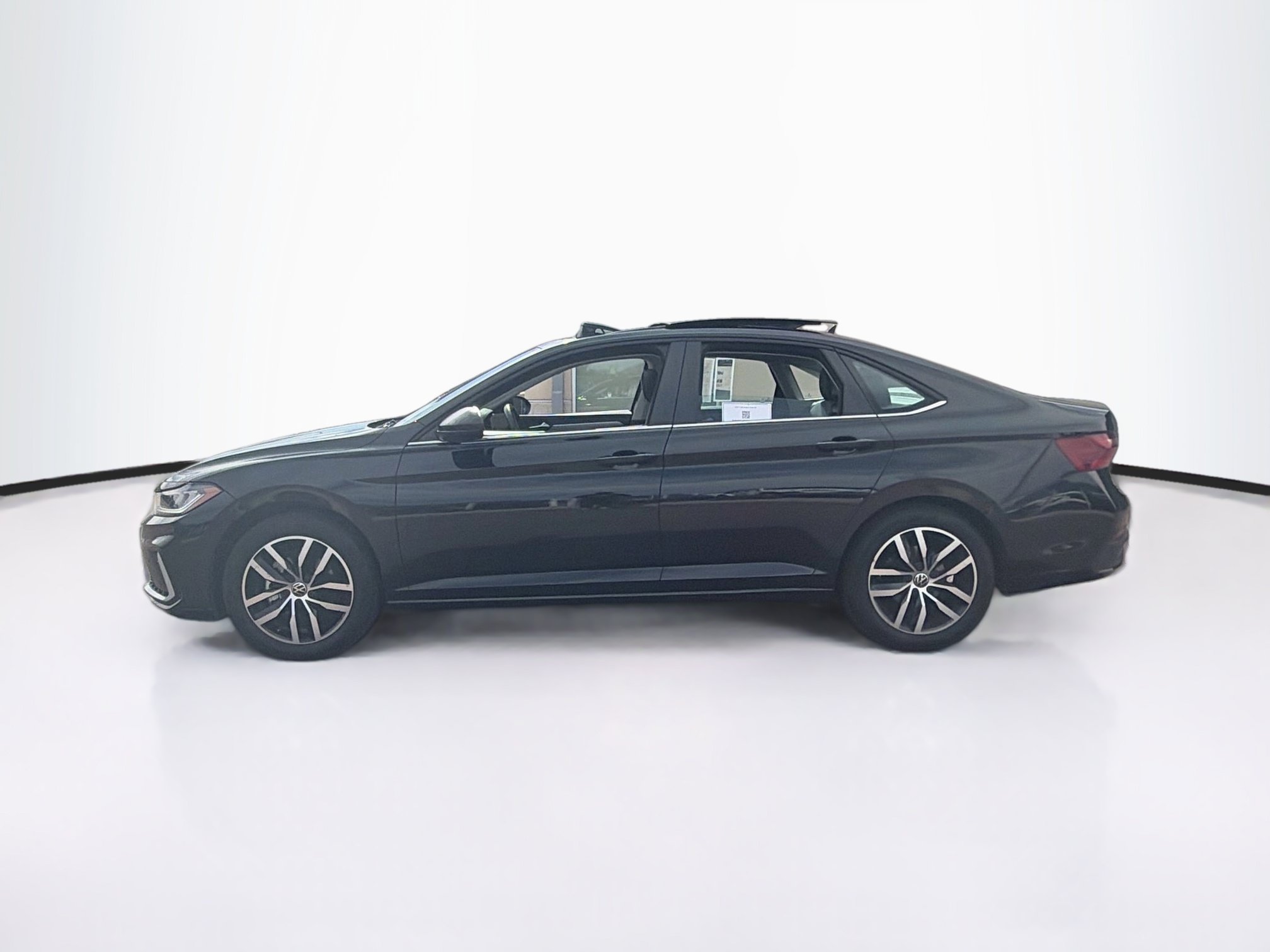 Used 2025 Volkswagen Jetta SE FWD image 4