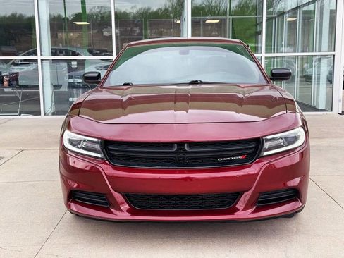 Used 2018 Dodge Charger SXT w/ Blacktop Package image 2