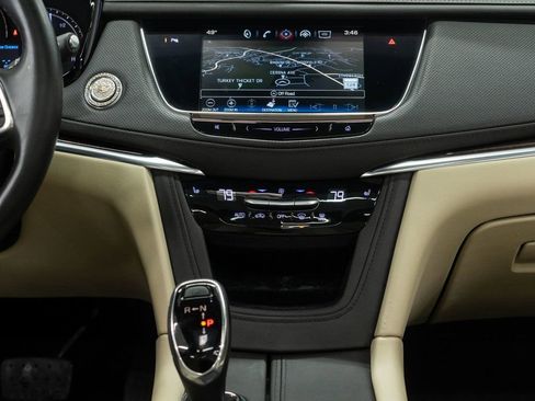 Used 2017 Cadillac XT5 Luxury w/ Driver Awareness Package AWD/4WD image 20