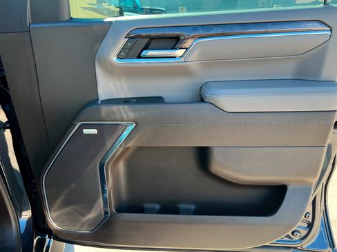 Certified 2024 Chevrolet Silverado 1500 LTZ image 23