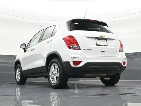 Used 2022 Chevrolet Trax LS w/ Tint and Cruise Package AWD/4WD image 27