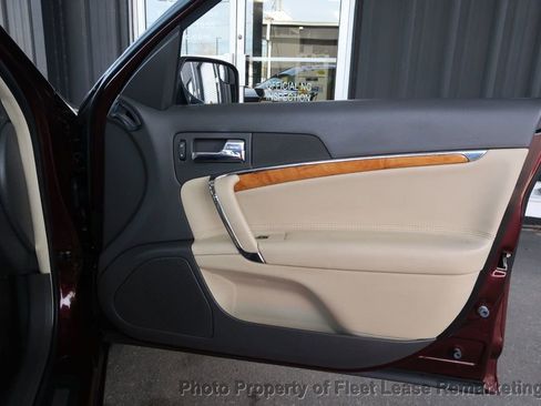 Used 2011 Lincoln MKZ Lincoln MKZ image 25