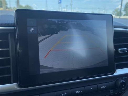 New 2025 Hyundai Venue SEL FWD image 14