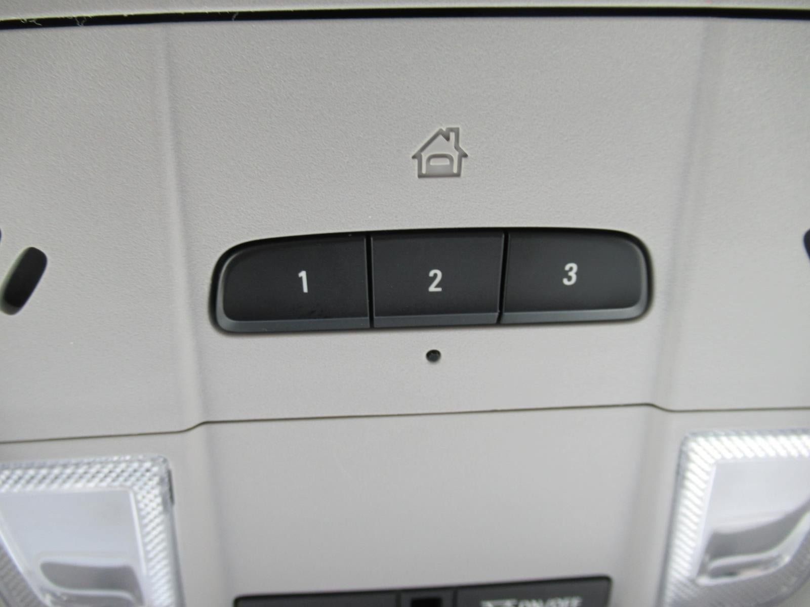 Used 2023 GMC Terrain SLT FWD image 29