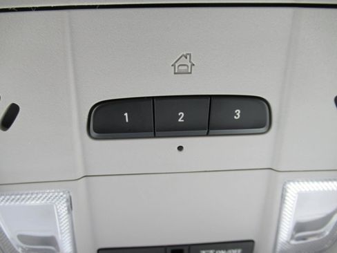 Used 2023 GMC Terrain SLT FWD image 29