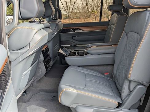 New 2024 Jeep Grand Wagoneer Series III image 21