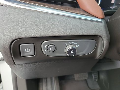 Used 2021 Buick Enclave Avenir w/ Avenir Technology Package FWD image 28