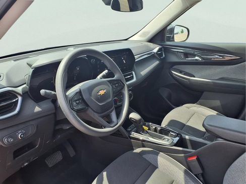 Used 2025 Chevrolet TrailBlazer LT AWD/4WD image 15