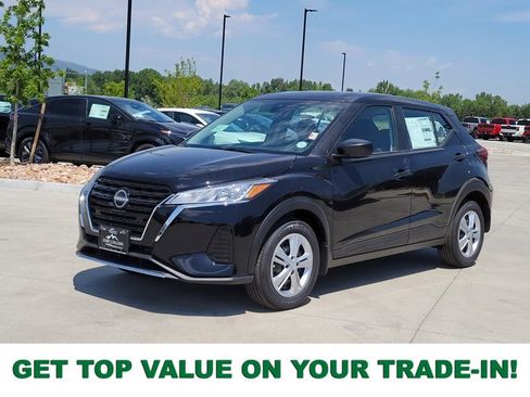 New 2025 Nissan Kicks Play S image 1