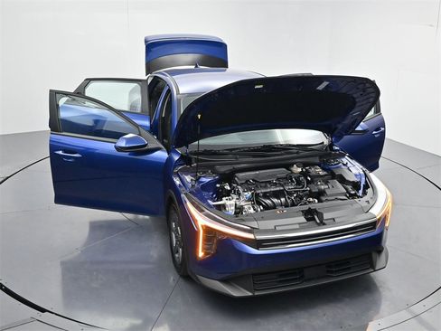 New 2025 Kia K4 LXS image 47