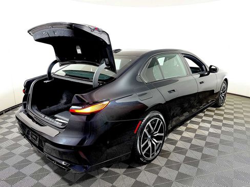 Certified 2025 BMW 760i xDrive w/ Executive Package AWD/4WD image 23