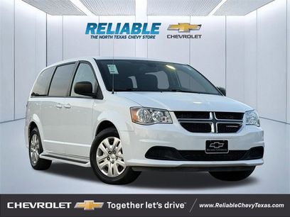 Used 2018 Dodge Grand Caravan SE w/ UConnect Hands-Free Group