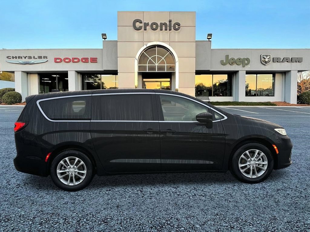 New 2026 Chrysler Pacifica Select FWD image 2