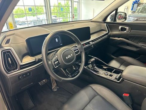 Used 2025 Kia Sorento SX AWD/4WD image 26