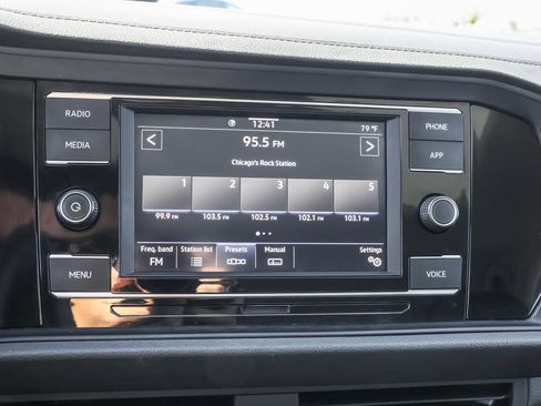 Certified 2024 Volkswagen Jetta SE FWD image 23