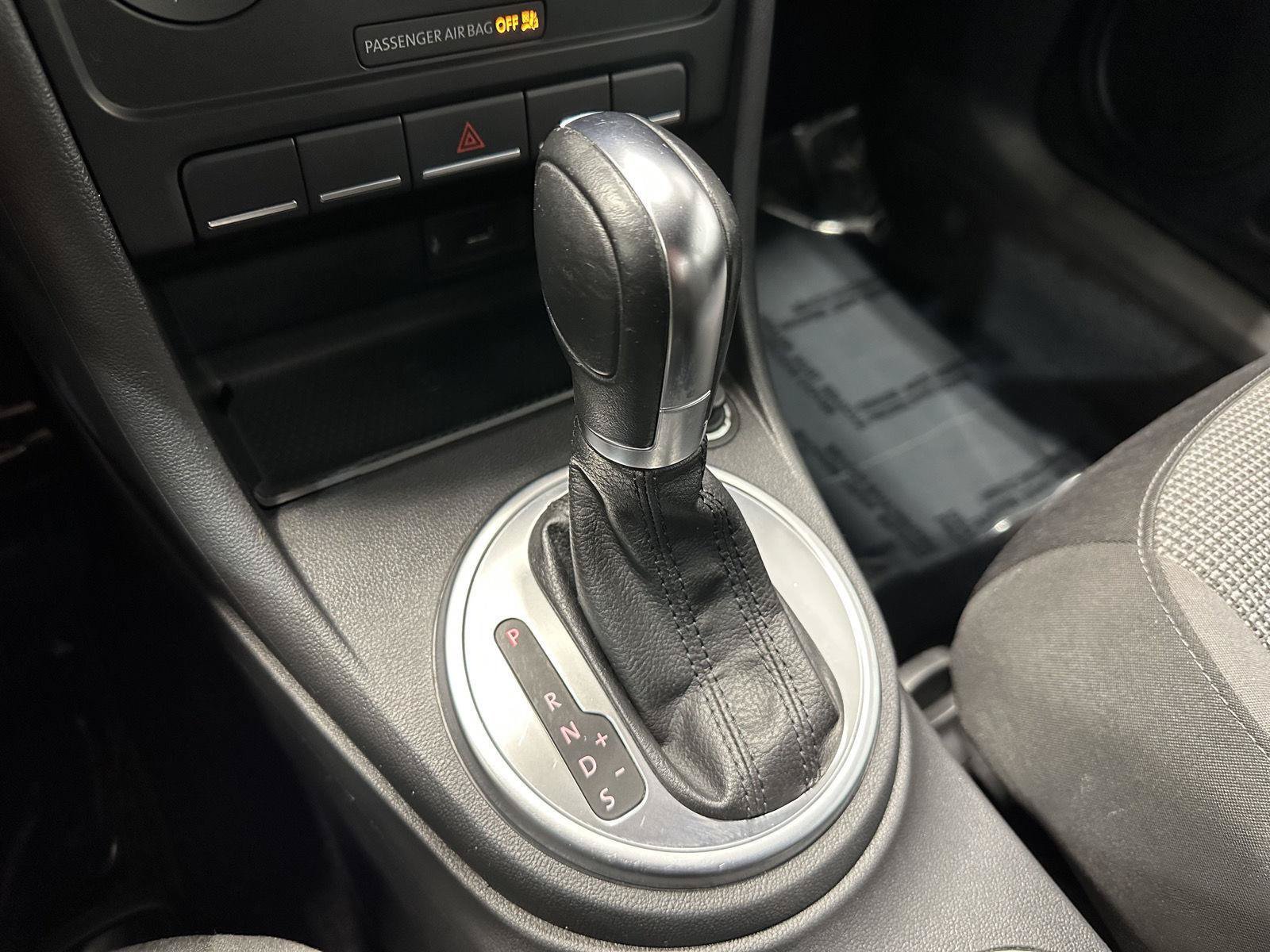 Used 2019 Volkswagen Beetle 2.0T FWD image 18