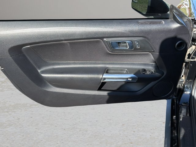 Used 2018 Ford Mustang GT RWD image 13