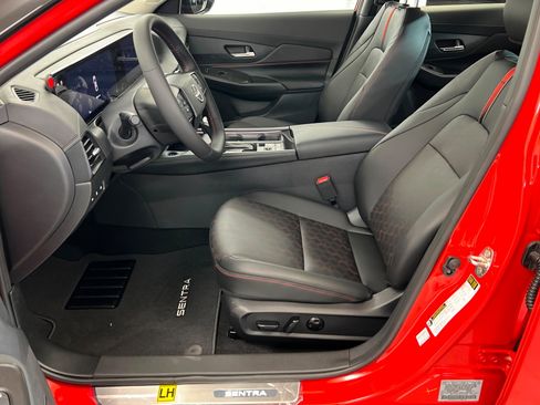 New 2026 Nissan Sentra SR w/ SR Premium Package FWD image 17