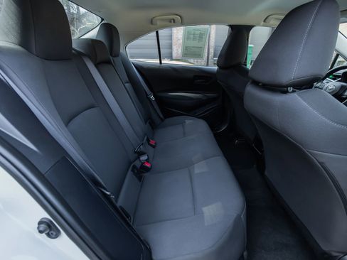 Used 2022 Toyota Corolla LE FWD image 26