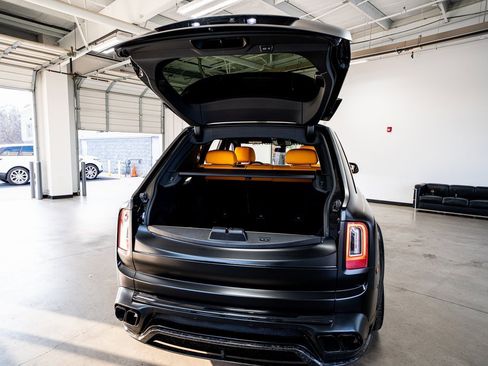 Used 2023 Rolls-Royce Cullinan image 71