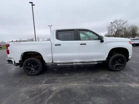 Used 2022 Chevrolet Silverado 1500 Custom AWD/4WD image 9