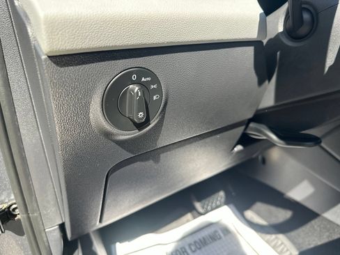 Certified 2023 Volkswagen Taos SE AWD/4WD image 15