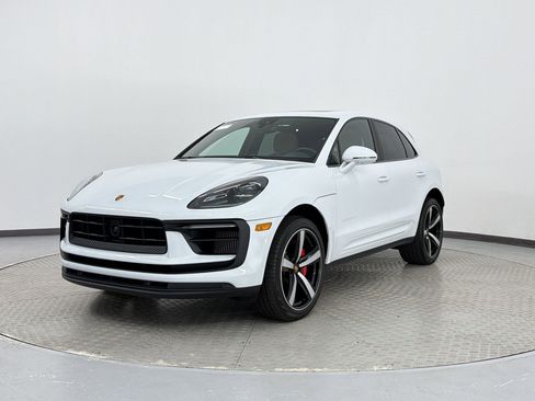 Certified 2023 Porsche Macan S AWD/4WD image 1