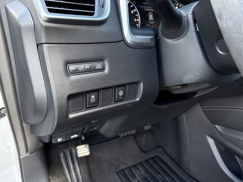 Used 2024 Nissan Murano SV w/ SV Midnight Edition Package image 16