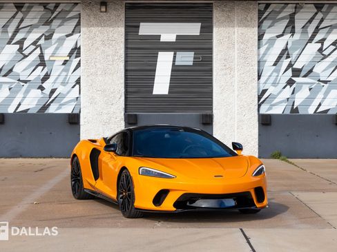 Used 2023 McLaren GT image 1
