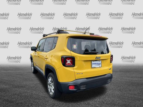 Used 2016 Jeep Renegade Latitude AWD/4WD image 9
