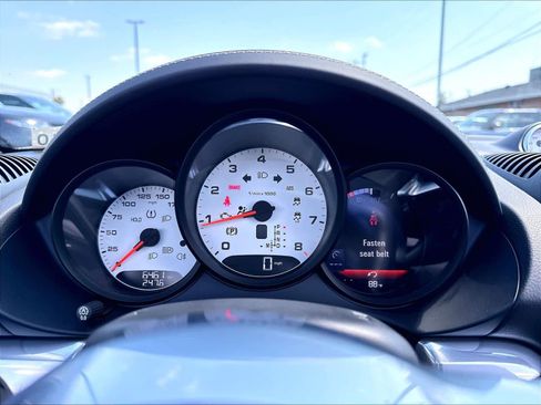 Used 2024 Porsche 718 Boxster RWD image 23