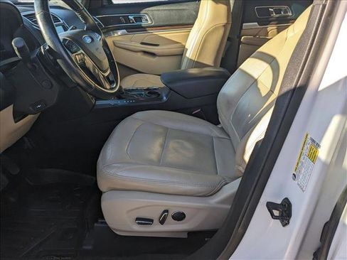Used 2016 Ford Explorer Limited image 16