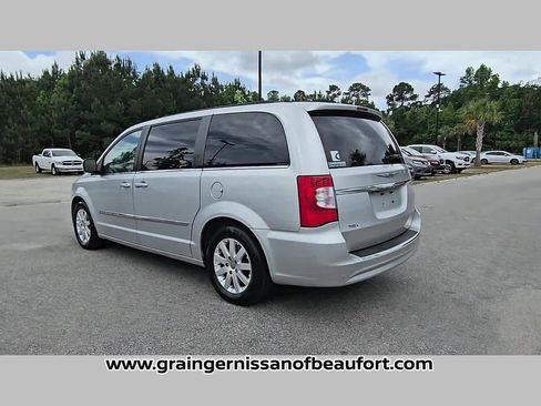 Used 2012 Chrysler Town & Country Touring w/ Entertainment Group #1 FWD image 27