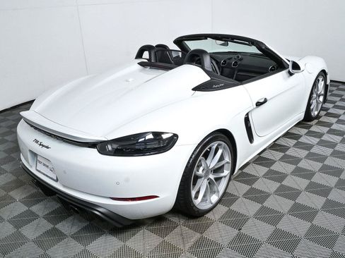 Used 2021 Porsche 718 Boxster Spyder RWD image 3