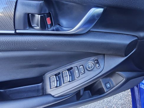 Used 2018 Honda Accord Sport image 12