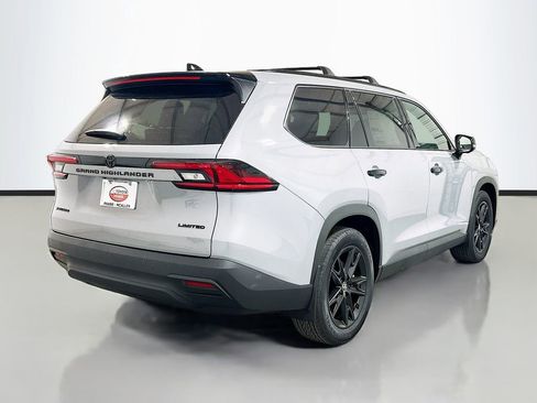 New 2026 Toyota Grand Highlander Nightshade Edition image 4