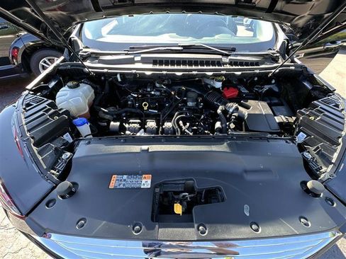 Used 2019 Ford Edge Titanium w/ Equipment Group 301A AWD/4WD image 7